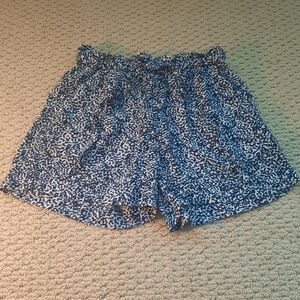 Madewell XXS shorts, preowned, white and blue